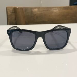 Vince Camuto Classic Black Eyewear